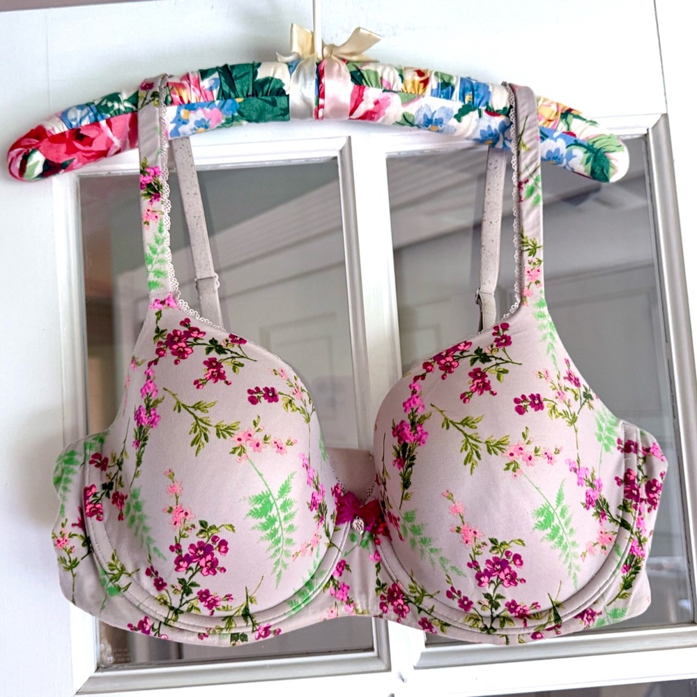 Body by Victoria Secret Lined Demi Floral Grey Bra, Size 36D